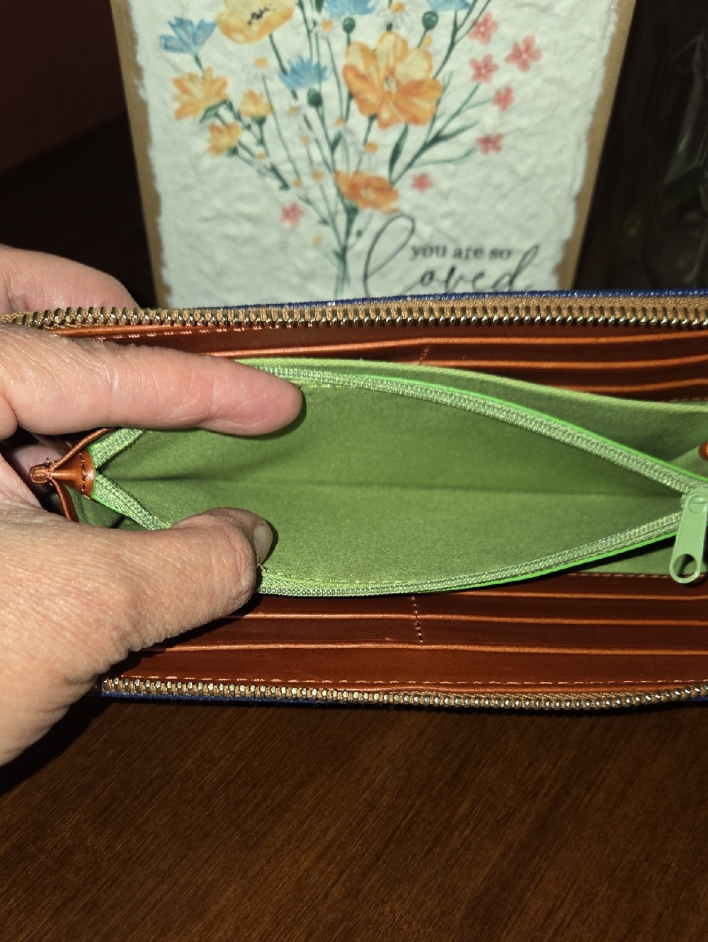 Dooney & Bourke Disney Parks Orange Bird Wallet EUC - Picture 15 of 16
